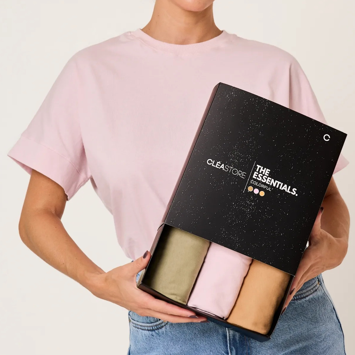 Kit 3 T-shirts Oversized Colorful Algodão Cléa Store Rosa Claro/verde Oliva/caramelo M Kit 3 T-shirts Oversized Colorful Algodão Cléa Store Rosa Claro/verde Oliva/caramelo M