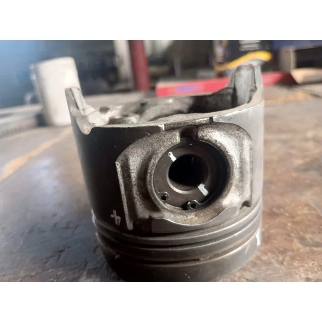 Piston Luvdmax 4jh1  Usado