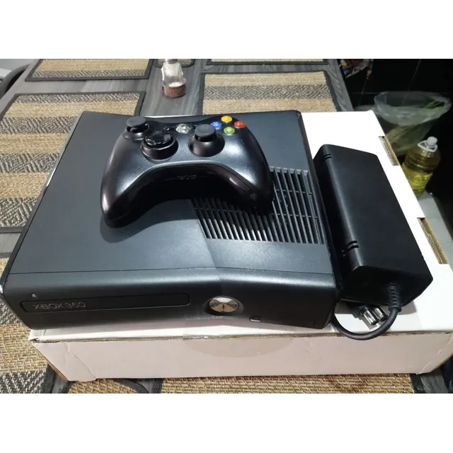 Consola Xbox 360 Slim Chip 5.0 Con Dos Controles Envios