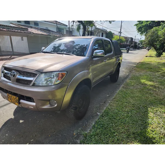 Toyota Hilux Vigo Doble Cabina