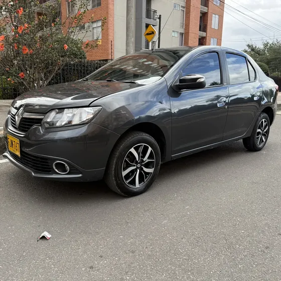 Renault Logan 2019 1.6 Privilege / Intens
