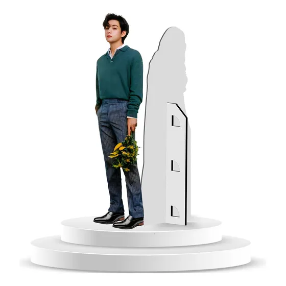 Figura De V Bts En Tamaño Real De Coroplast Con Base Rigida