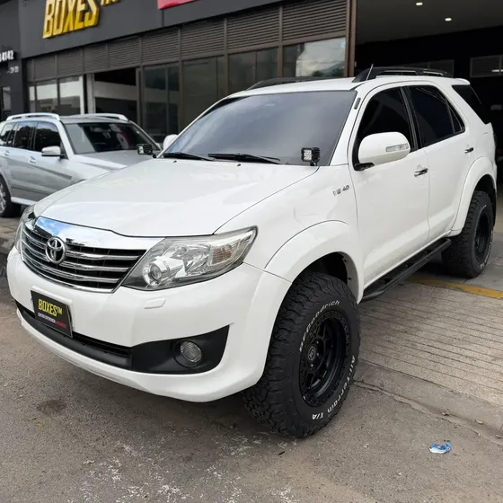 Toyota Fortuner 2012 4.0 V6