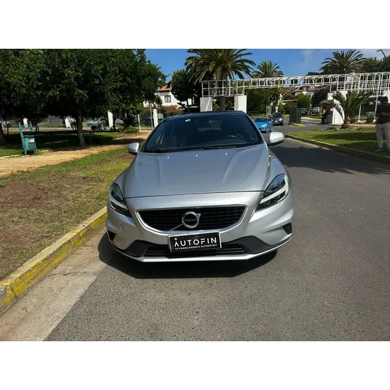 Volvo V40 T4 Mec R-desing