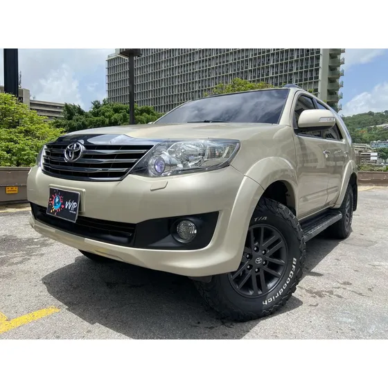 Toyota Fortuner Automática 4x4