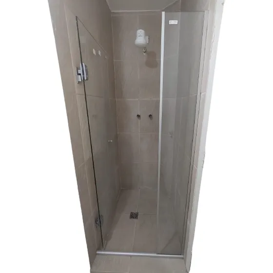 Box Banheiro 1 Fixo E Uma Porta De Abrir Com Transpasse