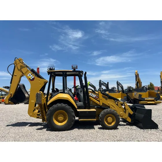 Retroexcavadora Cat 420f2 It, Cabina Abierta Tracción 4x4