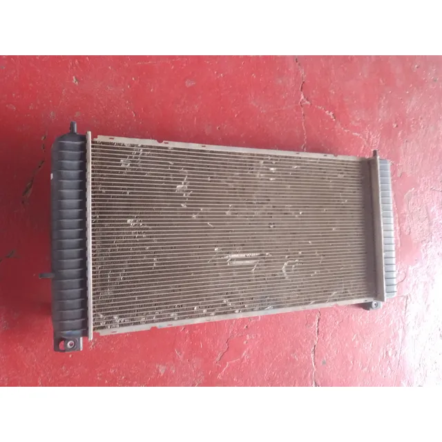 Radiador De Silverado Usado De Un Solo Tanque