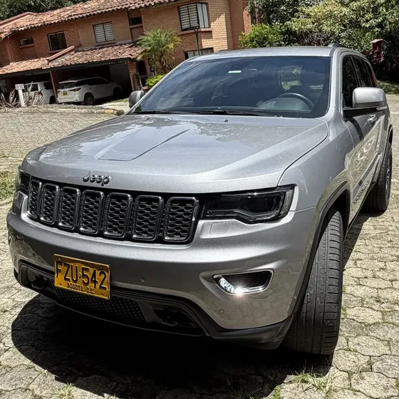 Jeep Grand Cherokee Laredo 3.6 Litros usado en Medellín
