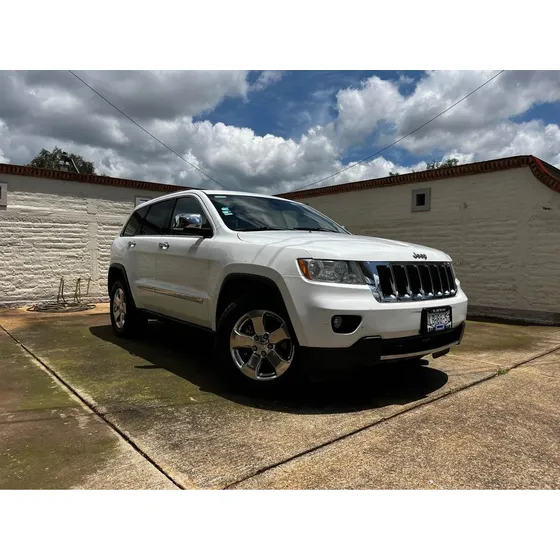 Jeep Grand Cherokee Laredo V6 Lujo 4x2 At