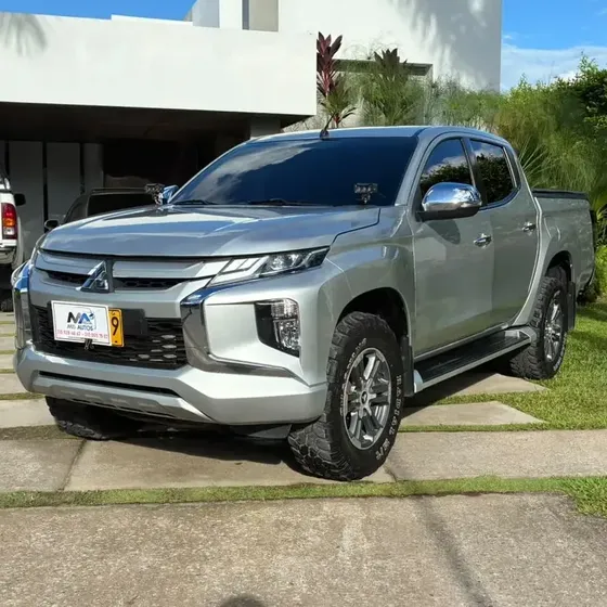 Mitsubishi L200 2023 2.5l