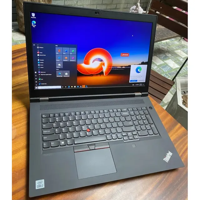 Lap Top Lenovo Thinkpad P17 Gen 1 Con Detalle Negro