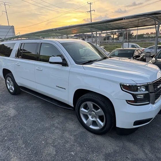 Chevrolet Suburban 2015 5.3 Lt V8 Piel 2da Cubo At