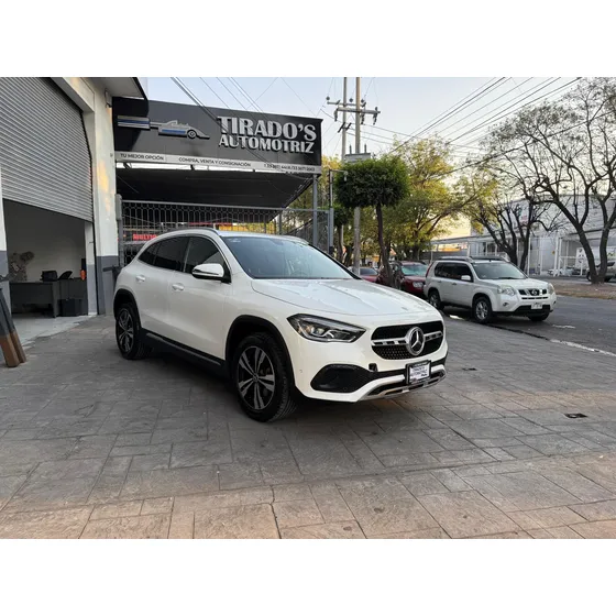 Mercedes-benz Clase Gla 1.6 200 Cgi At