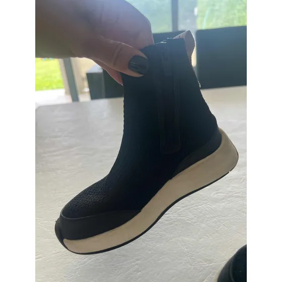 Zapatillas Zara Botas Impecables Talle 29 Con Cierre