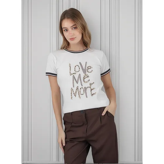 Remera Love Me More Estampada Con Brillos Gu5100 Arizona