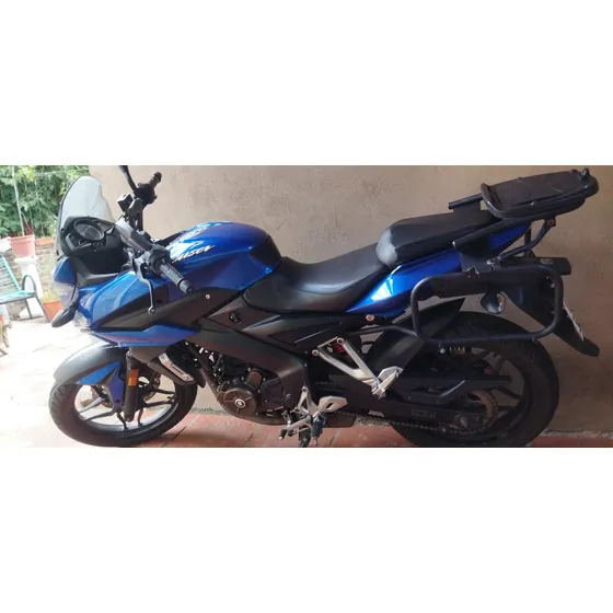 Bajaj Rouser As 200