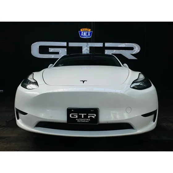 Tesla Model Y Manejo Autonomo