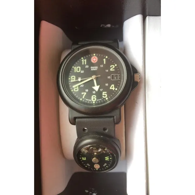 Reloj Marca Victorinox Swiss Army Con Brújula, Nuevo. 