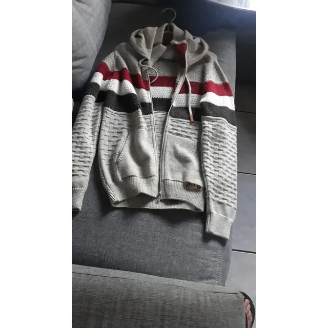 Vendo Barato Una Suéter Del Peru De Lana 