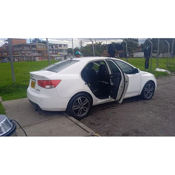Kia Cerato Forte 1.6 Sx