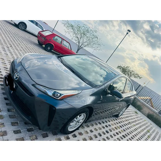 Toyota Prius 1.8 Base Cvt