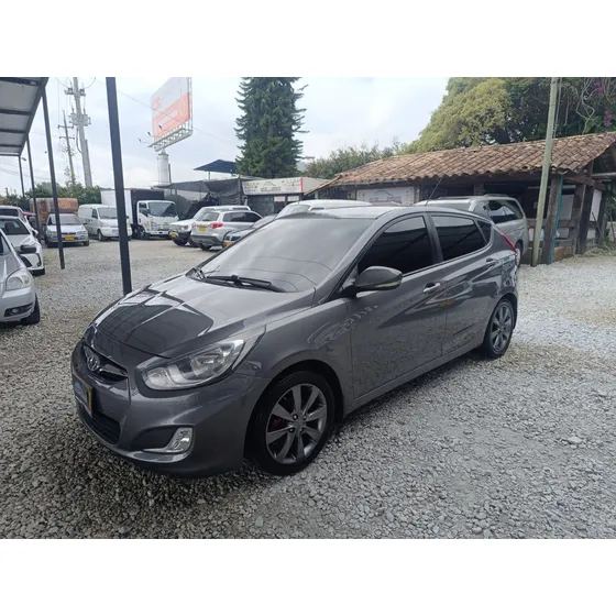 Hyundai Accent 1.6l 5 P