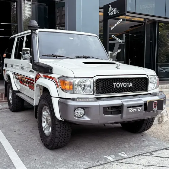 Toyota Land Cruiser 2018 4.5 Vdj 76l