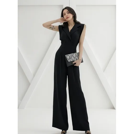 Elegante Mono De Verano Con Cuello Blazer Ajustado
