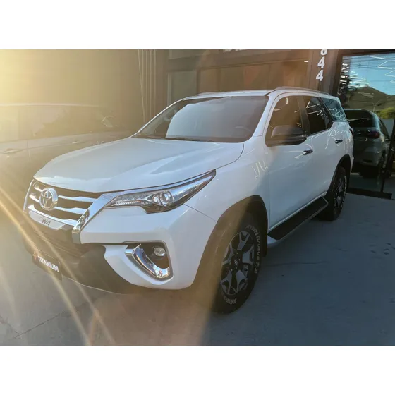 Toyota Hilux Sw4 Srx 4x4 2.8 Tdi 16v Dies. Aut.