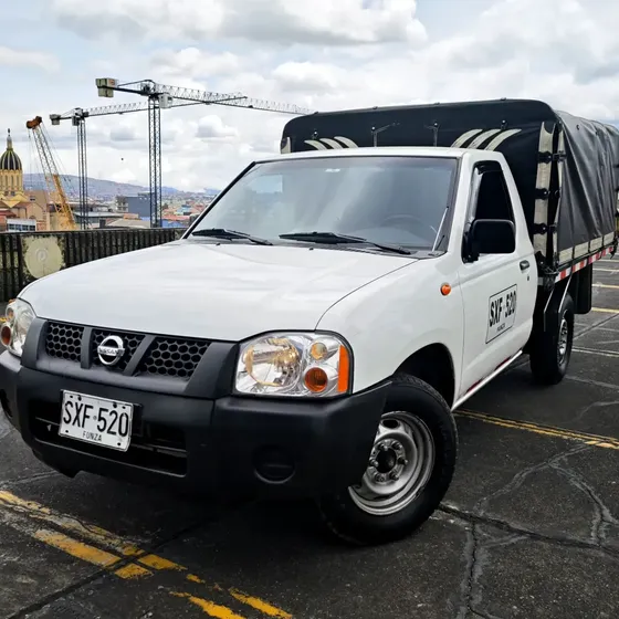 Nissan D22 Frontier 2015 Estacas