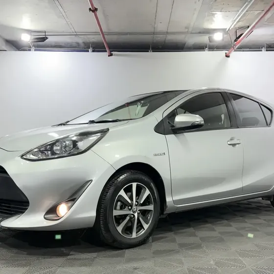 Toyota Prius 2021 C Hibrido Gps Tapiz Eco 2021 en Las Condes - RM (Metropolitana) usado
