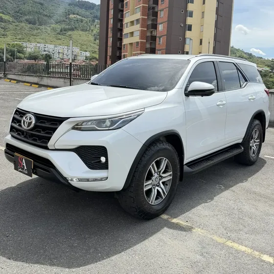 Toyota Fortuner 2026 2.8 Diesel Sr 4x2 At