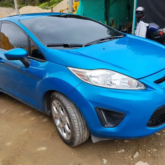 Ford Fiesta 2013 1.6 Hatchback Mecánica