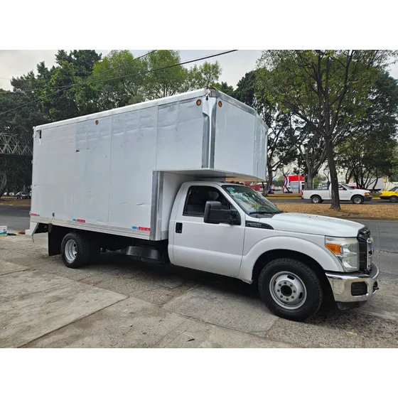 Ford F-350 6.2 Xl Plus Mt