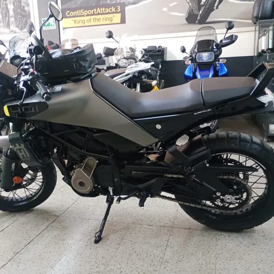 Husqvarna Svartpilen  401  2025