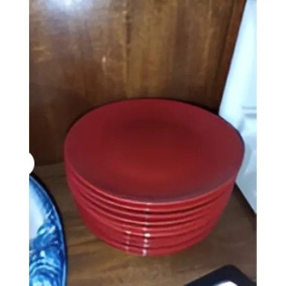 Plato Rojo