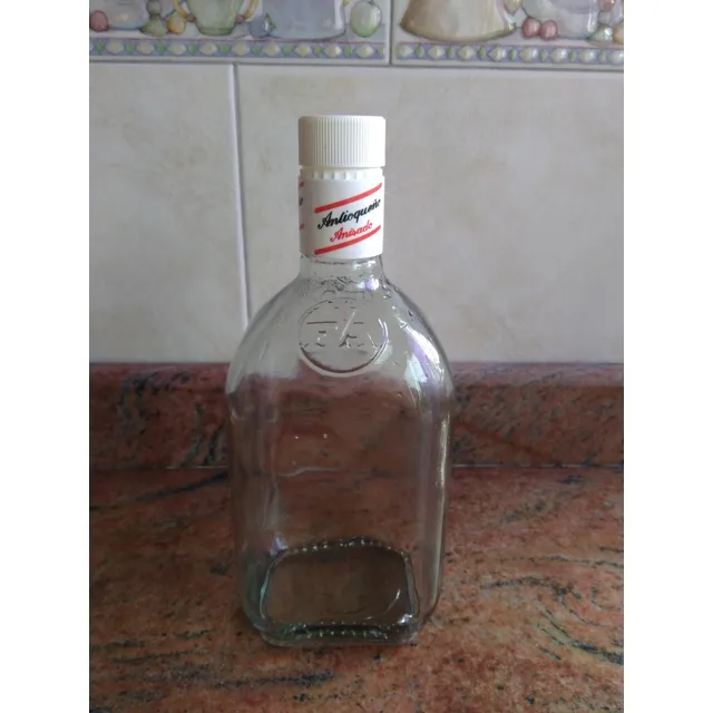 Botella De Vidrio Vacía. De Aguardiente Anisado Antioqueño