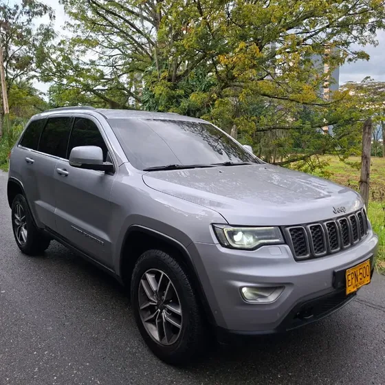 Jeep Grand Cherokee 2019 Laredo