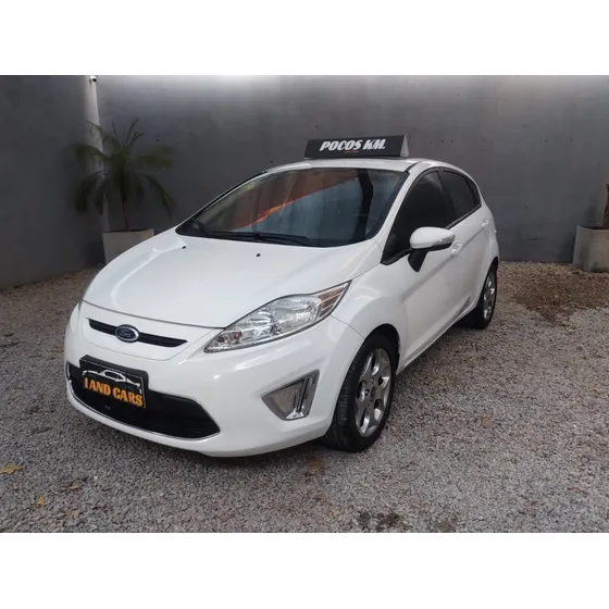 Ford Fiesta Kinetic 1.6 Design 120cv Titanium