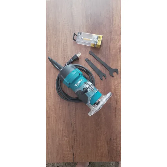 Ruteadora Makita M3700 530w 35000rpm + Accesorios