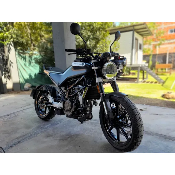 Husqvarna Svartpilen 200