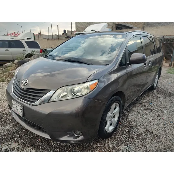 Toyota Sienna 3.5 Le Mt