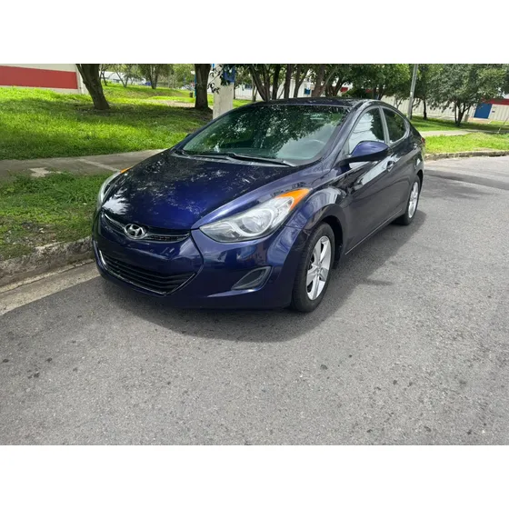 Hyundai Elantra Americano