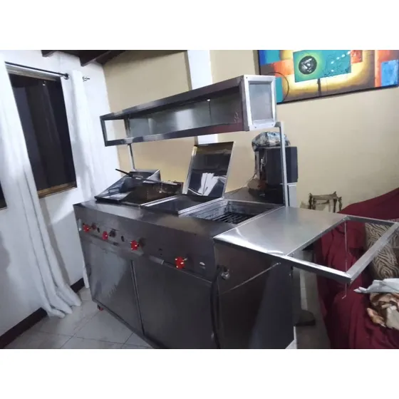 Carrito De Perros Calientes Y Parrilla