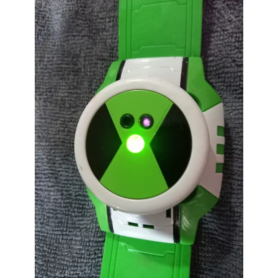 Reloj Omnitrix Gravitix Omniverse Ben 10 (de Uso)