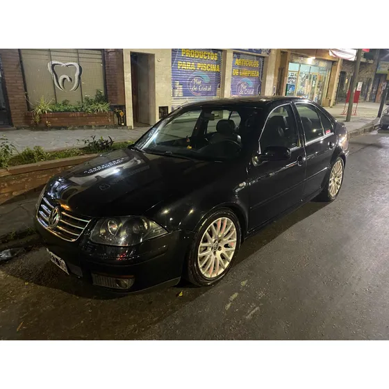 Volkswagen Bora 1.8 Highline T 180cv Cuero