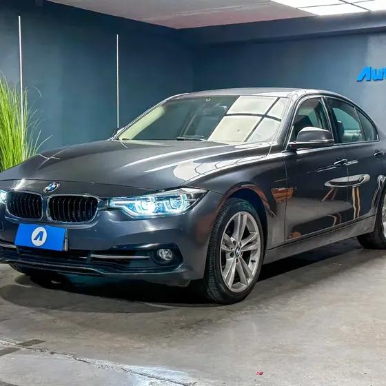 BMW 318 2017 I Lci 2017 en Las Condes - RM (Metropolitana) usado
