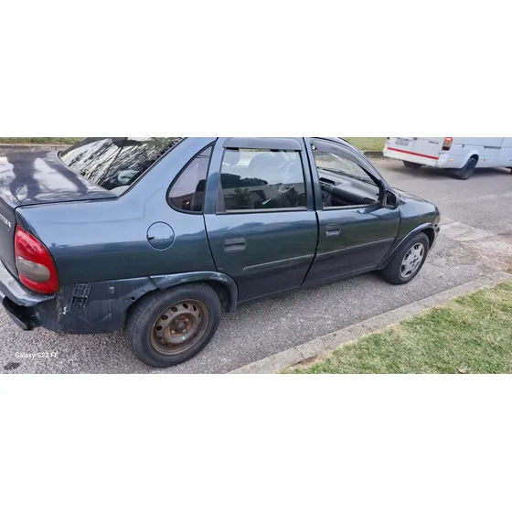 Chevrolet Corsa 1.6 Classic Super Pkele
