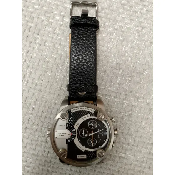 Reloj Diesel Dz Hombre Cuero/nylon/silicon Hebilla Doble